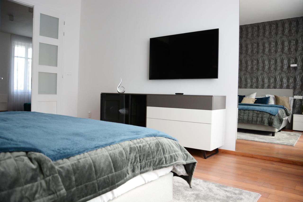 Premium Apartment Near Banska Bystrica Square With Two Big Bedrooms Экстерьер фото