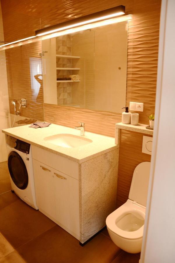 Premium Apartment Near Banska Bystrica Square With Two Big Bedrooms Экстерьер фото