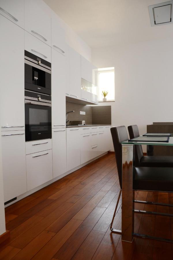 Premium Apartment Near Banska Bystrica Square With Two Big Bedrooms Экстерьер фото