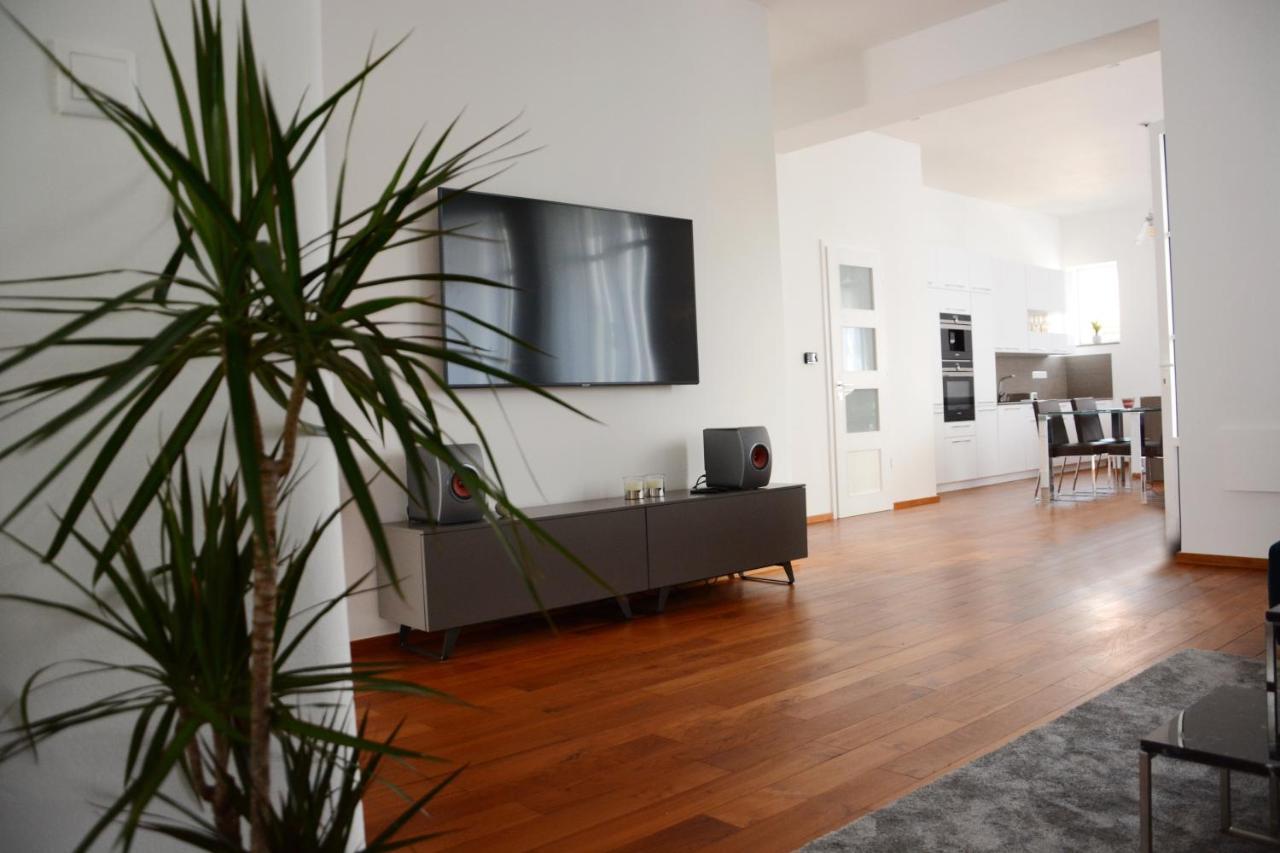 Premium Apartment Near Banska Bystrica Square With Two Big Bedrooms Экстерьер фото