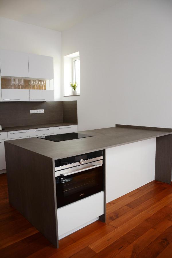 Premium Apartment Near Banska Bystrica Square With Two Big Bedrooms Экстерьер фото